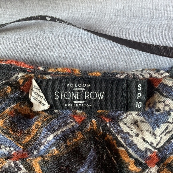 Volcom Wrap Blouse - Picture 4 of 4